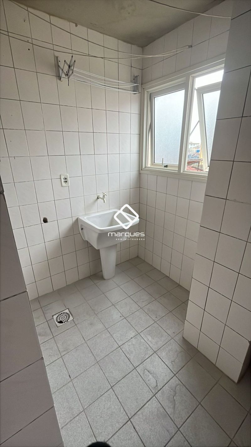 Apartamento com 1 quarto, 1 banheiro e 74m² para alugar no bairro Centro, Pelotas