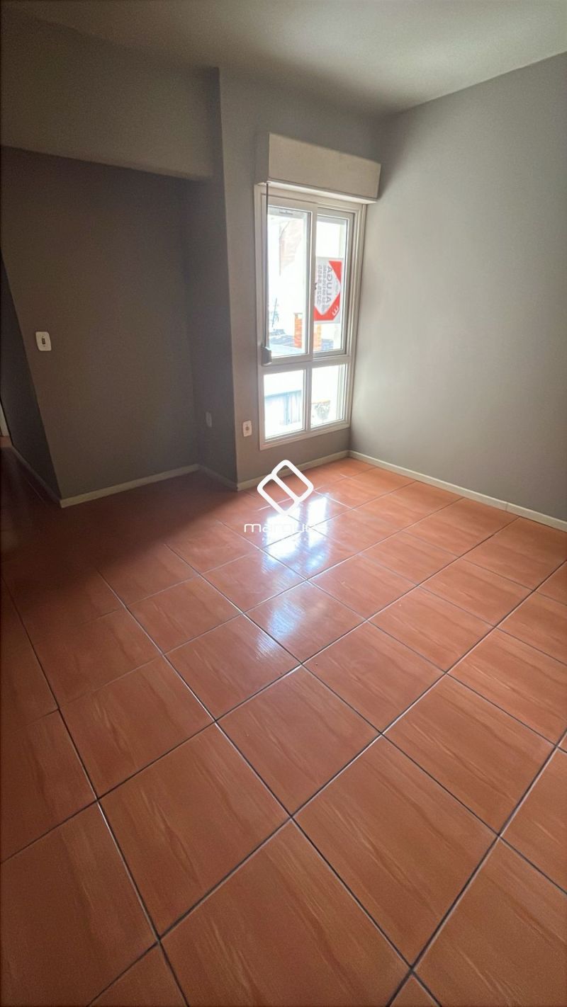 Apartamento com 1 quarto, 1 banheiro e 74m² para alugar no bairro Centro, Pelotas