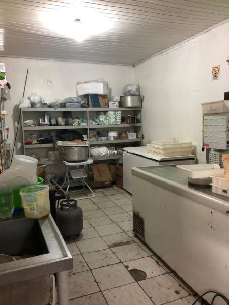 Casa Comercial com 6 quartos, 2 banheiros e 170m² à venda no bairro Laranjal, Pelotas