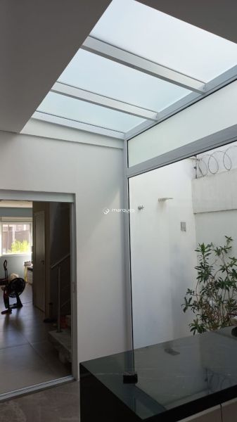 Sobrado com 3 quartos, 3 banheiros e 113m² à venda no bairro Laranjal, Pelotas