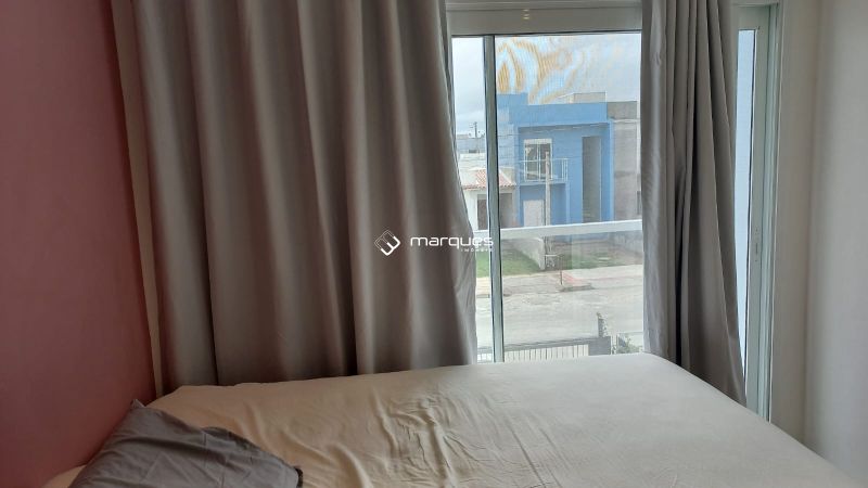 Sobrado com 3 quartos, 3 banheiros e 113m² à venda no bairro Laranjal, Pelotas
