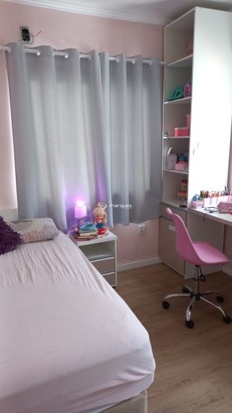 Sobrado com 3 quartos, 3 banheiros e 113m² à venda no bairro Laranjal, Pelotas