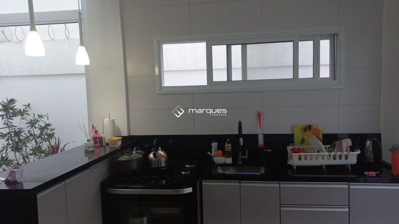 Sobrado com 3 quartos, 3 banheiros e 113m² à venda no bairro Laranjal, Pelotas