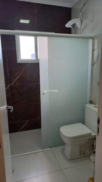 Sobrado com 3 quartos, 3 banheiros e 113m² à venda no bairro Laranjal, Pelotas
