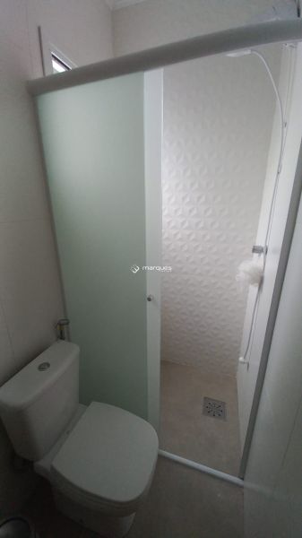 Sobrado com 3 quartos, 3 banheiros e 113m² à venda no bairro Laranjal, Pelotas