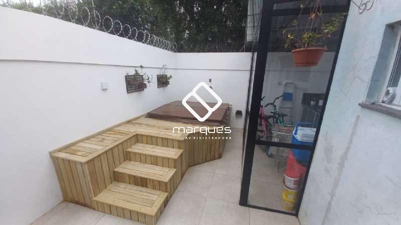 Sobrado com 3 quartos, 3 banheiros e 113m² à venda no bairro Laranjal, Pelotas