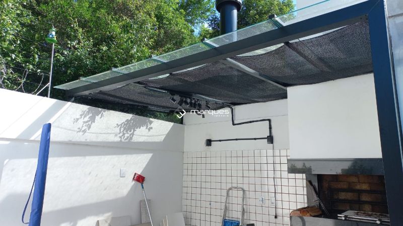 Sobrado com 3 quartos, 3 banheiros e 113m² à venda no bairro Laranjal, Pelotas