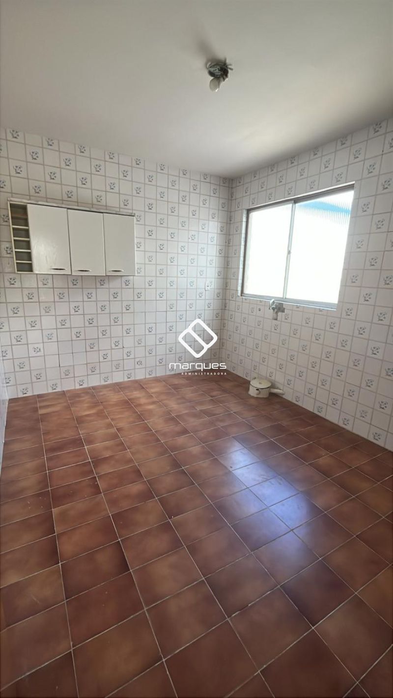 Apartamento com 2 quartos, 1 banheiro e 74m² para alugar no bairro Centro, Pelotas