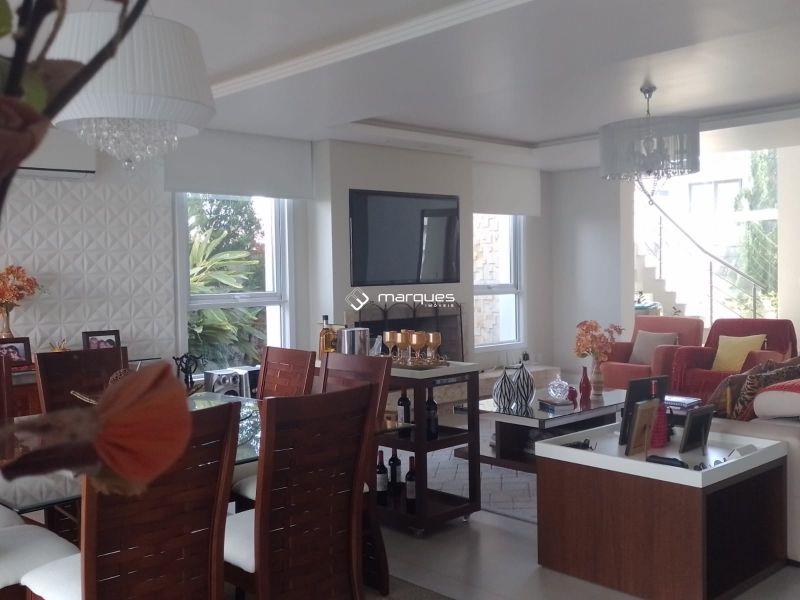 Casa com 3 quartos, 4 banheiros e 336m² à venda no bairro São Gonçalo, Pelotas