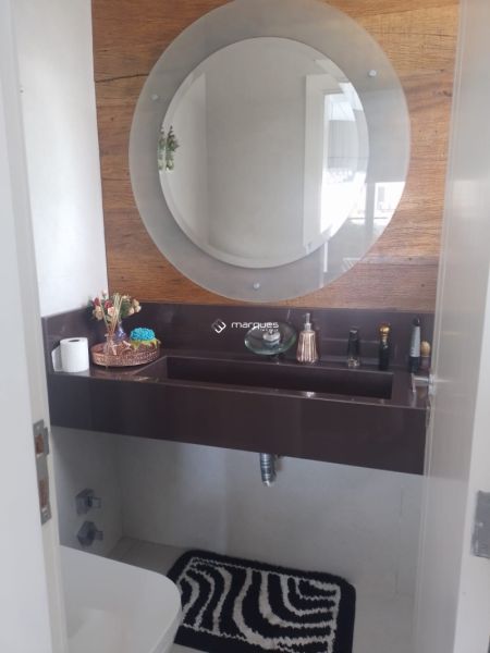 Casa com 3 quartos, 4 banheiros e 336m² à venda no bairro São Gonçalo, Pelotas