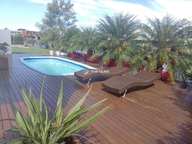 Casa com 3 quartos, 4 banheiros e 336m² à venda no bairro São Gonçalo, Pelotas