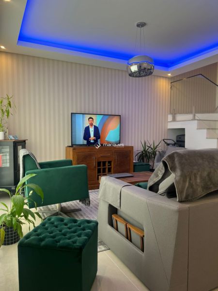 Casa com 3 quartos, 2 banheiros e 115m² à venda no bairro Las Acácias, Pelotas