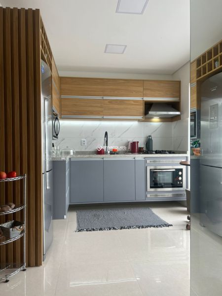 Casa com 3 quartos, 2 banheiros e 115m² à venda no bairro Las Acácias, Pelotas