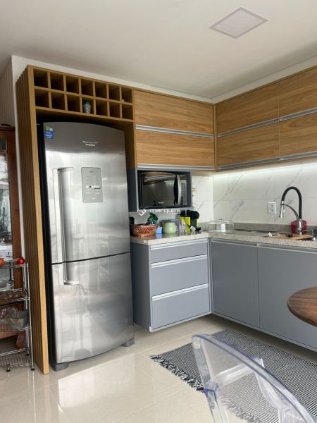 Casa com 3 quartos, 2 banheiros e 115m² à venda no bairro Las Acácias, Pelotas