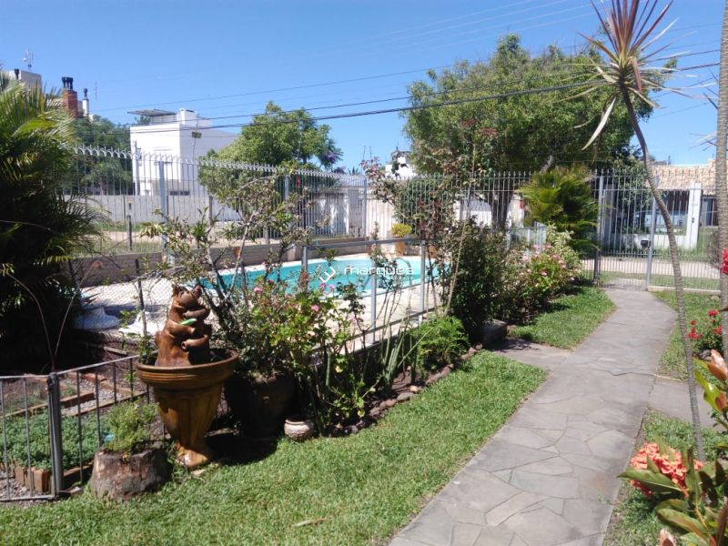 Casa com 3 quartos, 3 banheiros e 284m² à venda no bairro Balneário Santo Antônio, Pelotas
