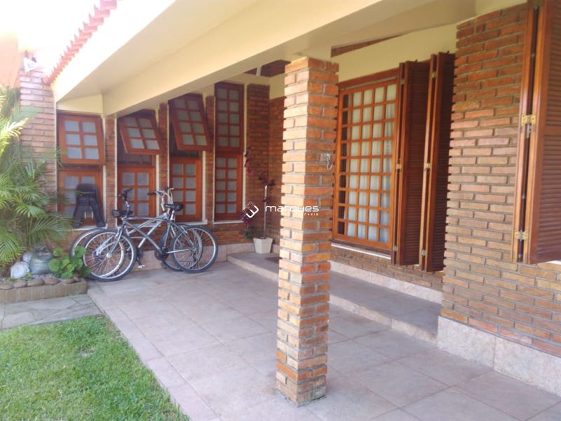 Casa com 3 quartos, 3 banheiros e 284m² à venda no bairro Balneário Santo Antônio, Pelotas