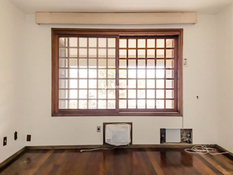 Casa com 3 quartos, 3 banheiros e 284m² à venda no bairro Balneário Santo Antônio, Pelotas