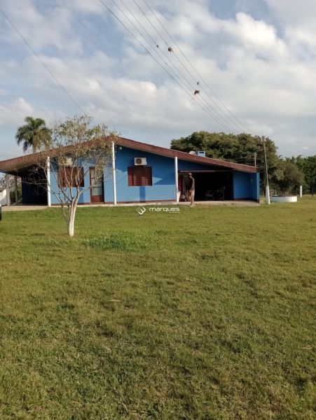 Sítio com 3 quartos e 1 banheiro à venda no bairro Monte Bonito, Pelotas