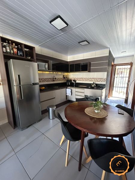 Casa com 3 quartos, 2 banheiros e 90m² à venda no bairro Areal, Pelotas