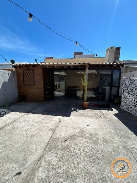 Casa com 3 quartos, 2 banheiros e 90m² à venda no bairro Areal, Pelotas