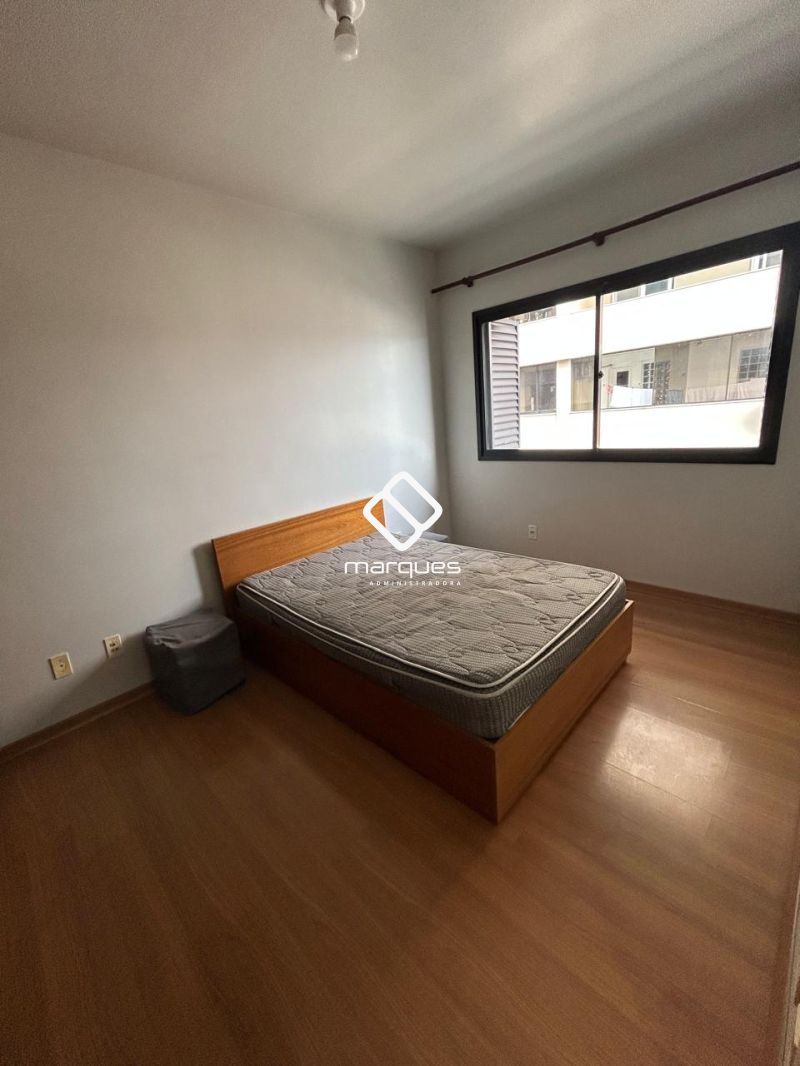 Apartamento com 1 quarto, 1 banheiro e 54m² para alugar no bairro Centro, Pelotas