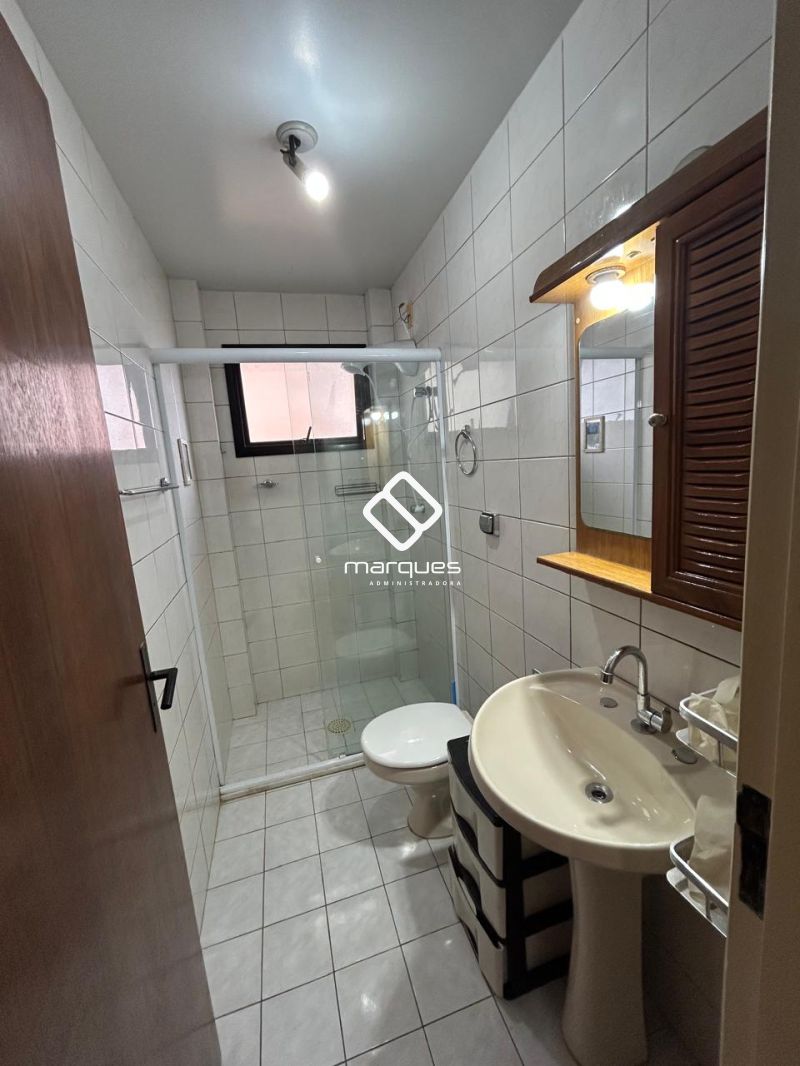 Apartamento com 1 quarto, 1 banheiro e 54m² para alugar no bairro Centro, Pelotas