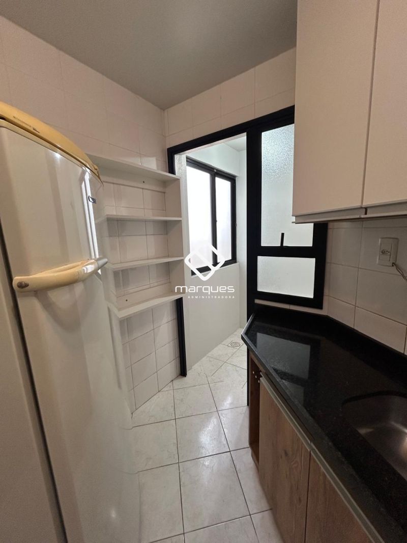 Apartamento com 1 quarto, 1 banheiro e 54m² para alugar no bairro Centro, Pelotas