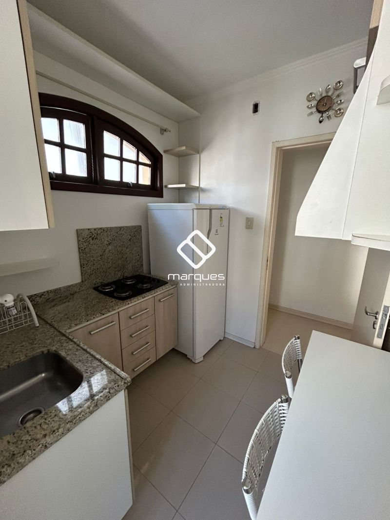 Apartamento com 1 quarto, 1 banheiro e 58m² para alugar no bairro Centro, Pelotas