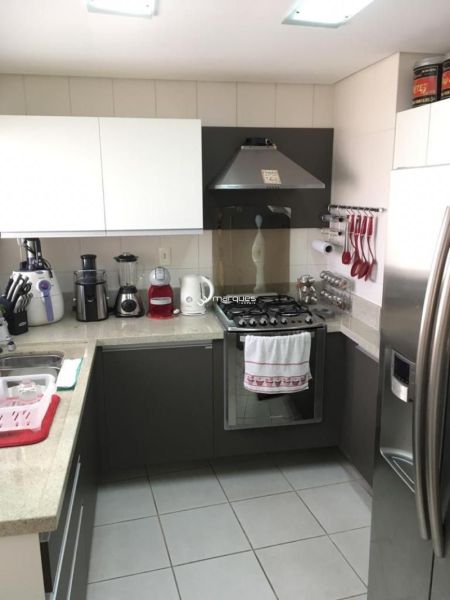 Apartamento com 2 quartos, 2 banheiros e 75m² à venda no bairro Três Vendas, Pelotas