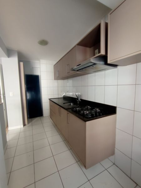 Apartamento com 3 quartos, 1 banheiro e 64m² à venda no bairro Areal, Pelotas