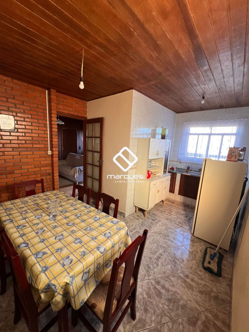 Casa/Fundos com 1 quarto e 1 banheiro para alugar no bairro Areal, Pelotas