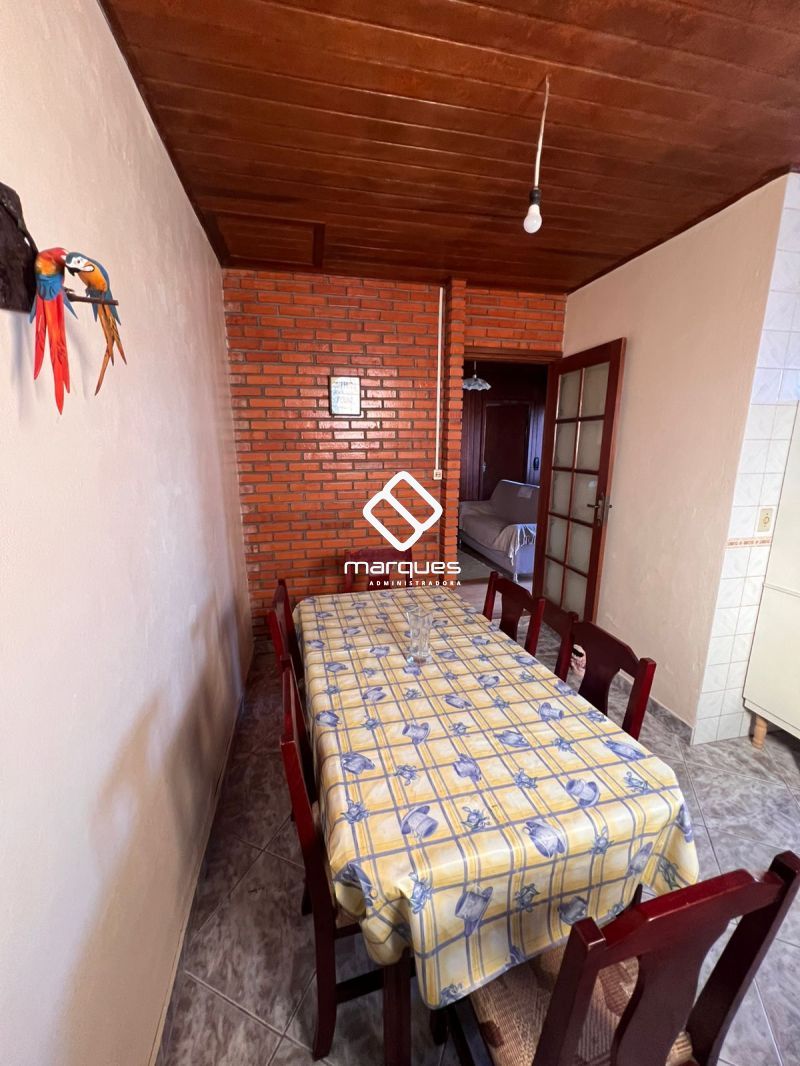 Casa/Fundos com 1 quarto e 1 banheiro para alugar no bairro Areal, Pelotas