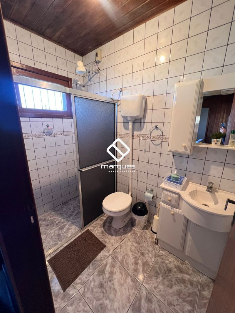 Casa/Fundos com 1 quarto e 1 banheiro para alugar no bairro Areal, Pelotas