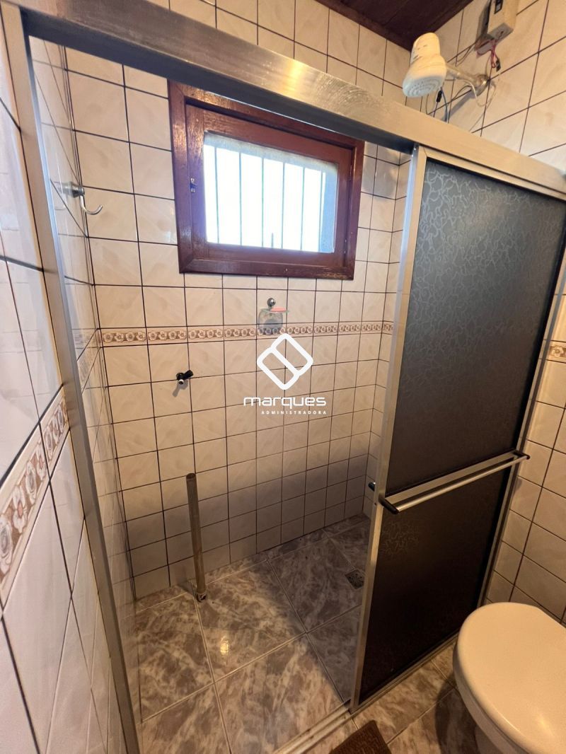 Casa/Fundos com 1 quarto e 1 banheiro para alugar no bairro Areal, Pelotas