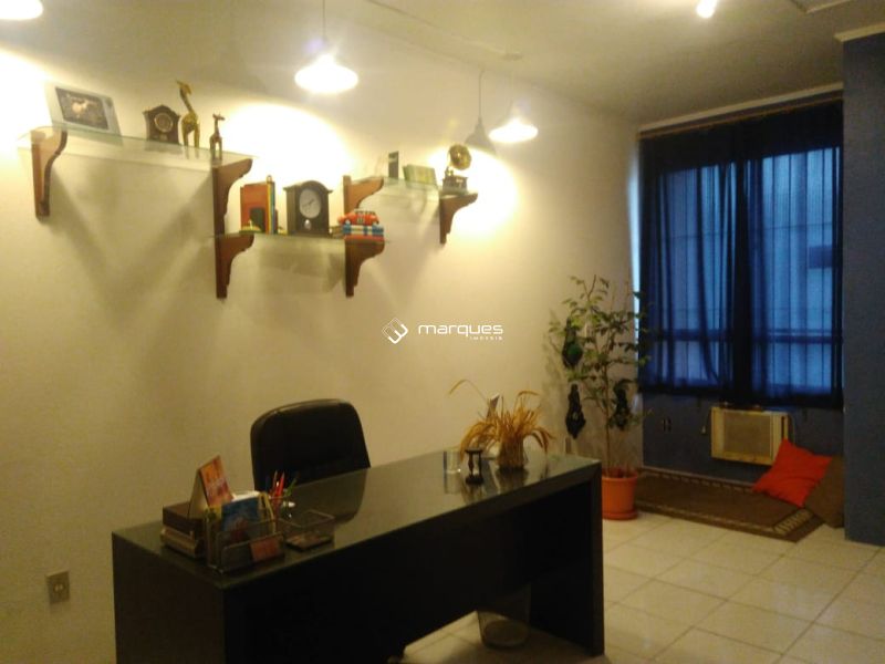 Sala com 1 banheiro e 35m² à venda no bairro Centro, Pelotas
