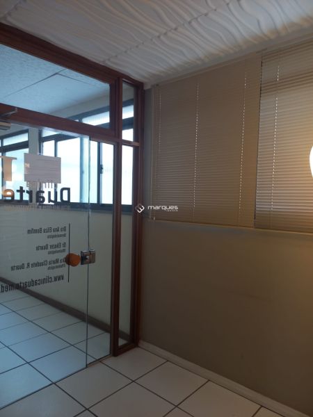 Sala com 1 banheiro e 64m² à venda no bairro Centro, Pelotas