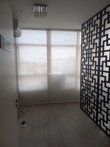 Sala com 1 banheiro e 64m² à venda no bairro Centro, Pelotas