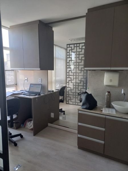 Sala com 1 banheiro e 64m² à venda no bairro Centro, Pelotas