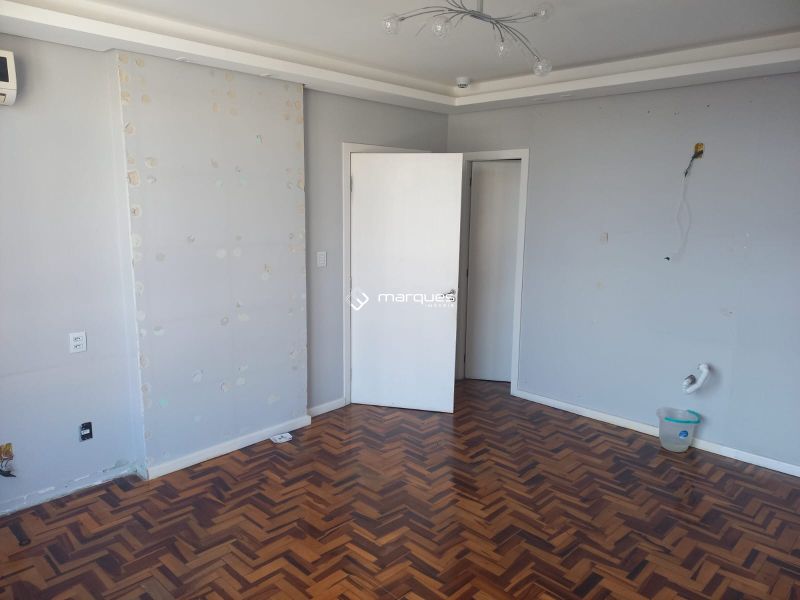 Sala com 1 banheiro e 64m² à venda no bairro Centro, Pelotas