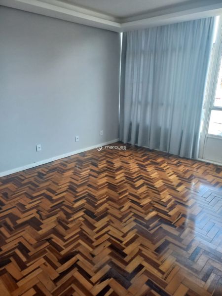 Sala com 1 banheiro e 64m² à venda no bairro Centro, Pelotas