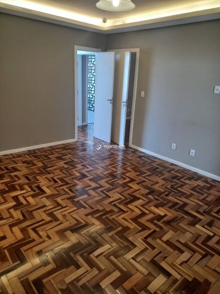 Sala com 1 banheiro e 64m² à venda no bairro Centro, Pelotas