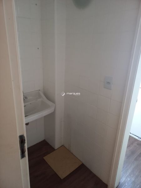 Sala com 1 banheiro e 64m² à venda no bairro Centro, Pelotas