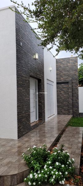 Casa com 2 quartos, 3 banheiros e 220m² à venda no bairro Laranjal, Pelotas
