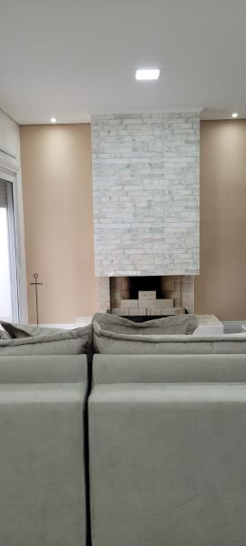 Casa com 2 quartos, 3 banheiros e 220m² à venda no bairro Laranjal, Pelotas