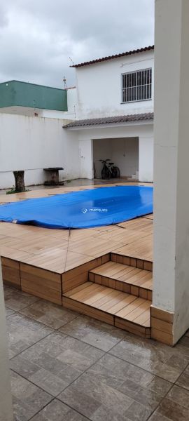 Casa com 2 quartos, 3 banheiros e 220m² à venda no bairro Laranjal, Pelotas