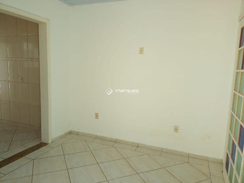 Casa com 2 quartos, 2 banheiros e 117m² à venda no bairro Centro, Pelotas