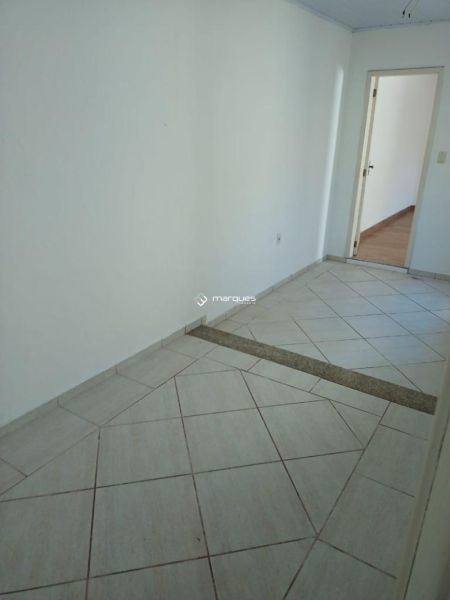 Casa com 2 quartos, 2 banheiros e 117m² à venda no bairro Centro, Pelotas