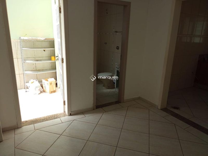 Casa com 2 quartos, 2 banheiros e 117m² à venda no bairro Centro, Pelotas