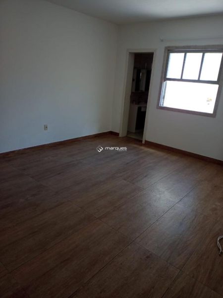 Casa com 2 quartos, 2 banheiros e 117m² à venda no bairro Centro, Pelotas