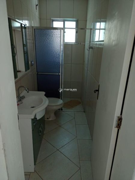 Casa com 2 quartos, 2 banheiros e 117m² à venda no bairro Centro, Pelotas